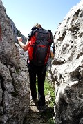 47 Stretto passaggio tra rocce